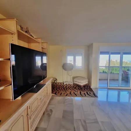 Penthouse With Private Pool, Hot Tub Jacuzzi With Sea Views And Chill-out Zone, Close To The Sea Lägenhet Marbella