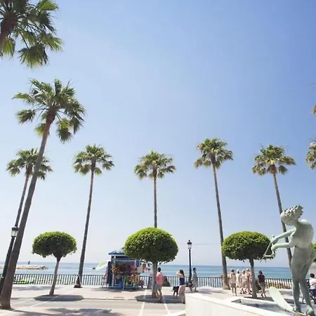 Penthouse With Private Pool, Hot Tub Jacuzzi With Sea Views And Chill-out Zone, Close To The Sea Lägenhet Marbella