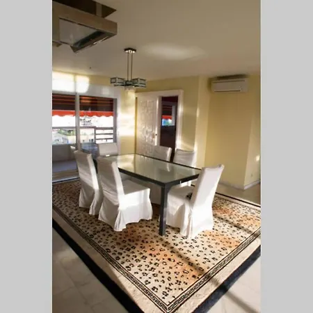Penthouse With Private Pool, Hot Tub Jacuzzi With Sea Views And Chill-out Zone, Close To The Sea Appartement Marbellac