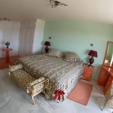 Penthouse With Private Pool, Hot Tub Jacuzzi With Sea Views And Chill-out Zone, Close To The Sea Marbellac