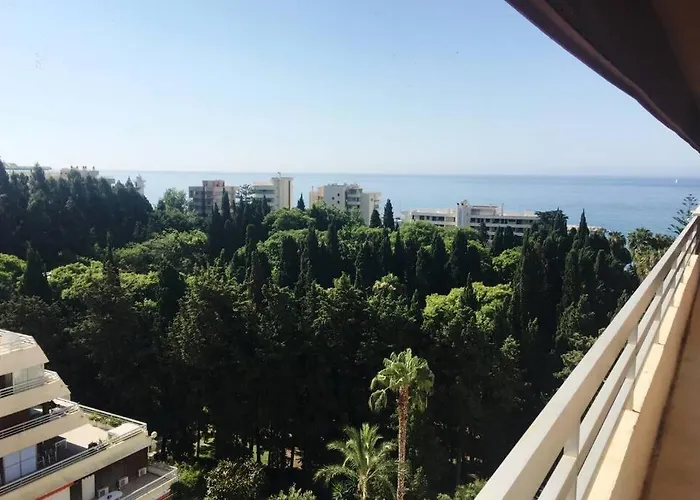 Apartment Penthouse With Private Pool, Hot Tub Jacuzzi With Sea Views And Chill-out Zone, Close To The Sea Marbella