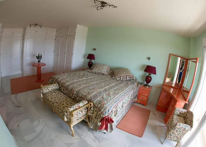 Penthouse With Private Pool, Hot Tub Jacuzzi With Sea Views And Chill-out Zone, Close To The Sea Marbella