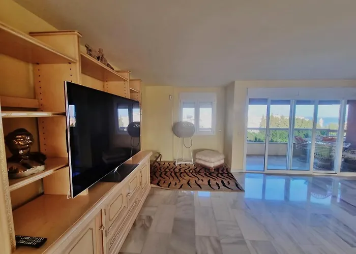 Penthouse With Private Pool, Hot Tub Jacuzzi With Sea Views And Chill-out Zone, Close To The Sea Apartment Marbella