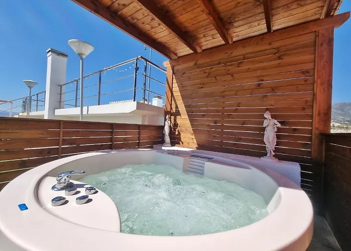 Apartment Penthouse With Private Pool, Hot Tub Jacuzzi With Sea Views And Chill-out Zone, Close To The Sea Marbella