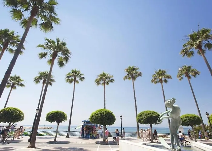 Penthouse With Private Pool, Hot Tub Jacuzzi With Sea Views And Chill-out Zone, Close To The Sea Apartment Marbella