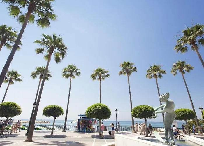 Apartment Penthouse With Private Pool, Hot Tub Jacuzzi With Sea Views And Chill-out Zone, Close To The Sea Marbella