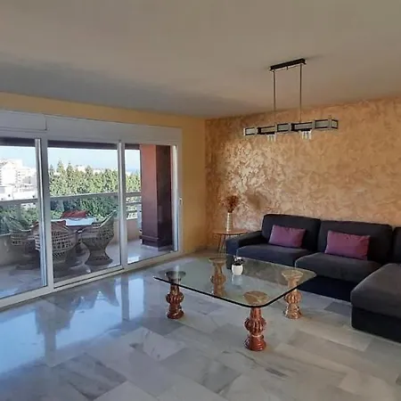 アパート Penthouse With Private Pool, Hot Tub Jacuzzi With Sea Views And Chill-out Zone, Close To The Sea マルベーリャ