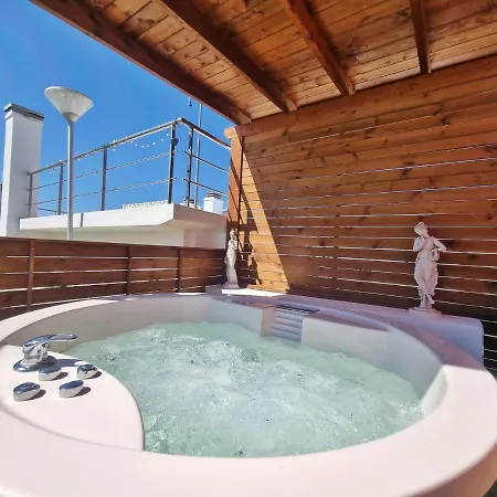 Daire Penthouse With Private Pool, Hot Tub Jacuzzi With Sea Views And Chill-out Zone, Close To The Sea Marbella